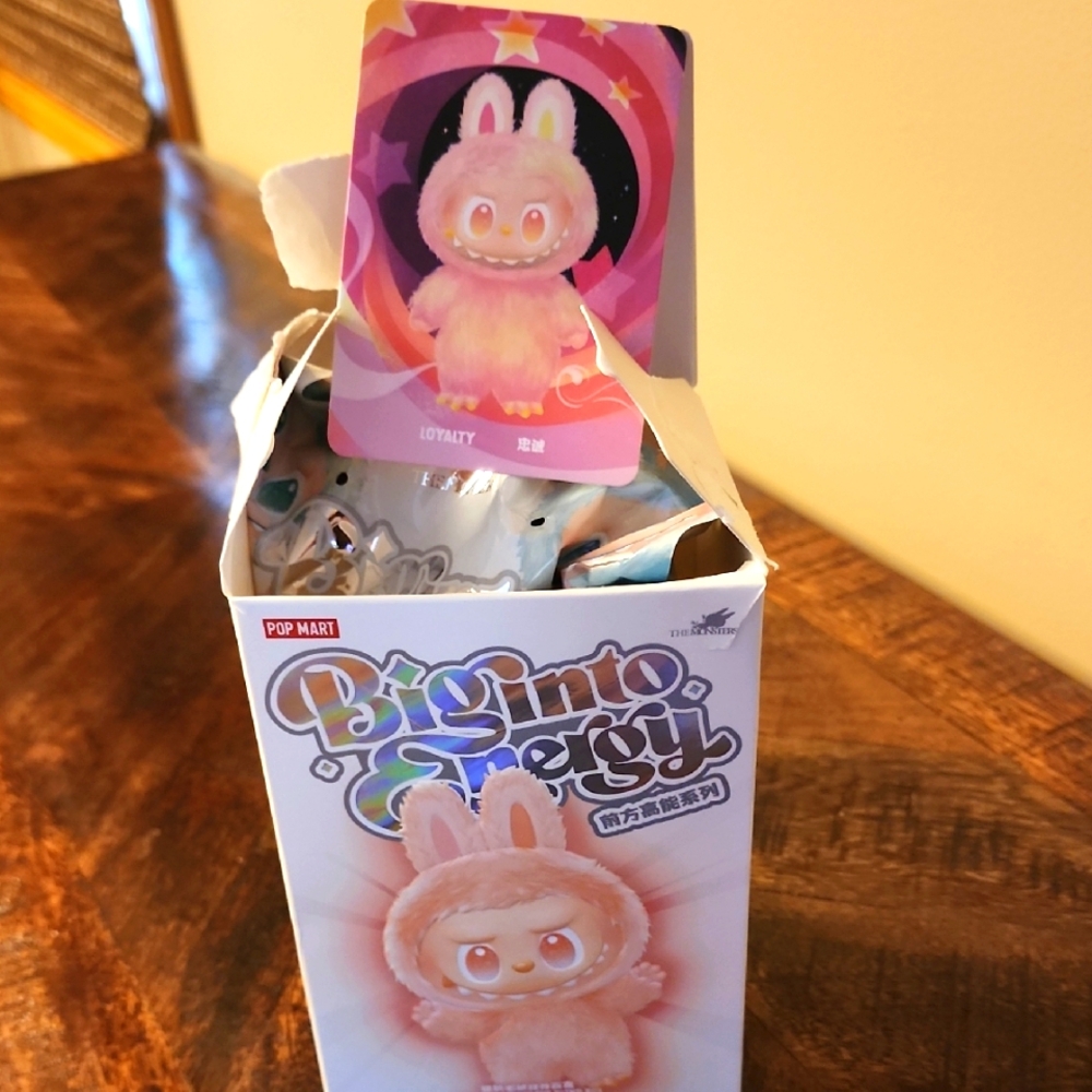 Pop Mart Biginto EnergySeries Collectible Figure [Meet LOYALTY]